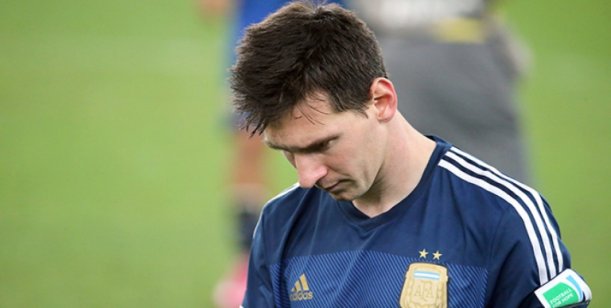 LIONEL MESSI NO ES UN PECHO FRIO ,TRABAJA PARA GANAR AL FUTBOL