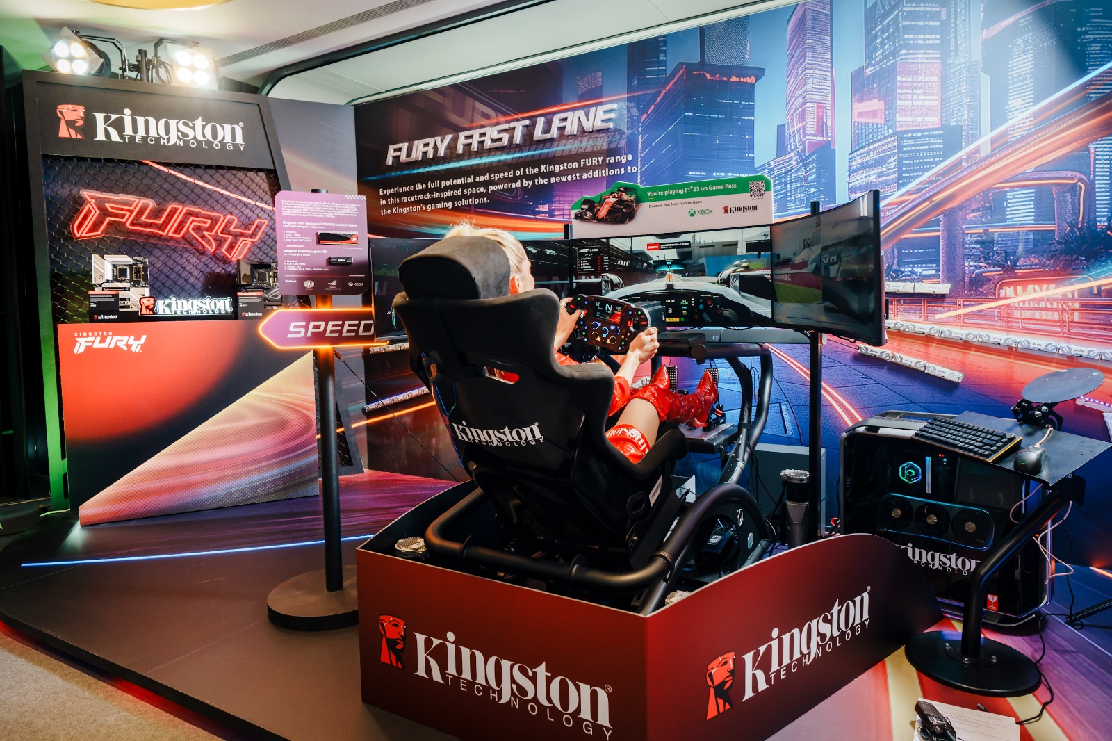 Kingston: Innovación a toda velocidad en COMPUTEX 2024 con DDR5, IA y autos de carreras