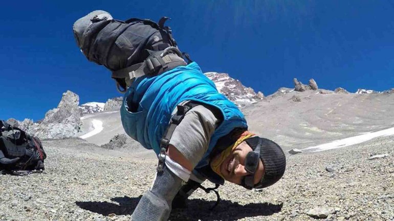 Llegó a la cima del Aconcagua pese a no tener brazos ni pies