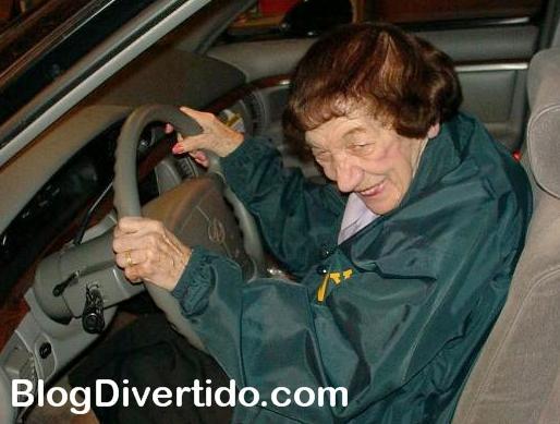 Otra abuela más choca y se da a la fuga