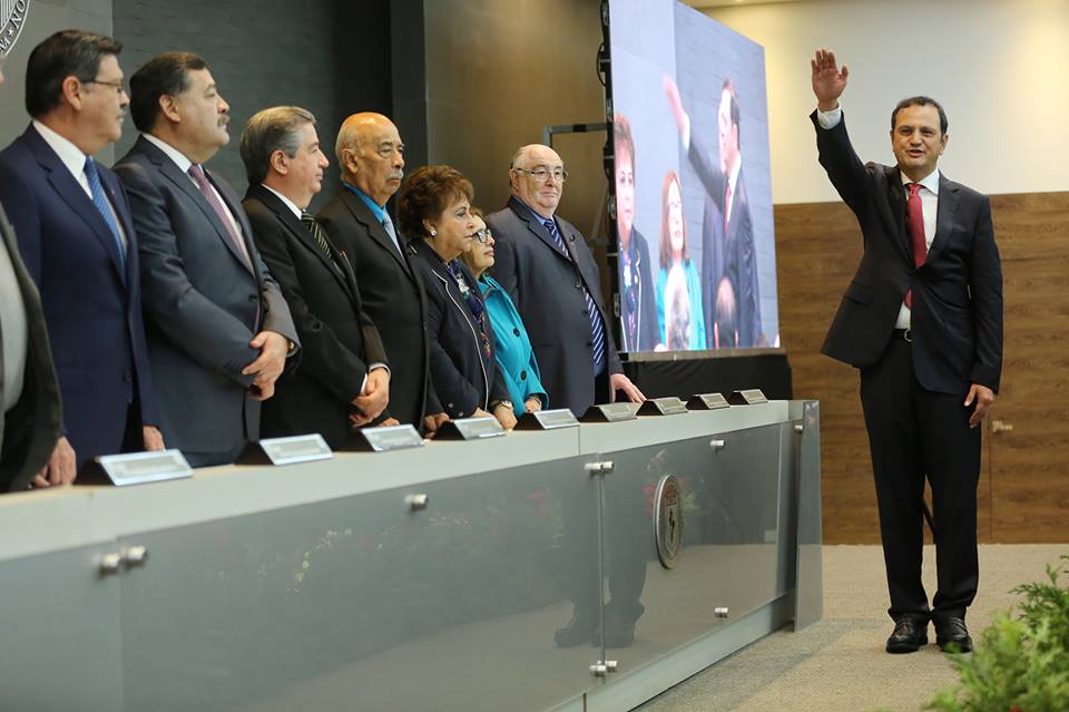 EN FACMED-HU DE UANL, EDELMIRO PEREZ  ASUME RESPONSABILIDAD DE CONSOLIDAR:  Educación de Calidad 