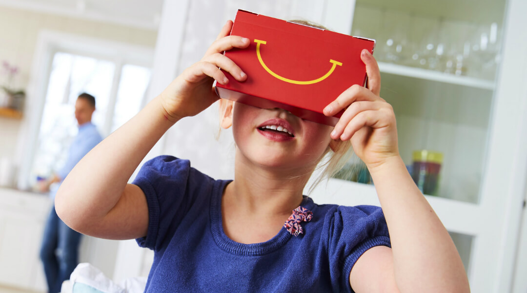 Mc Donalds lanza su caijta feliz como visor de Realidad Virtual