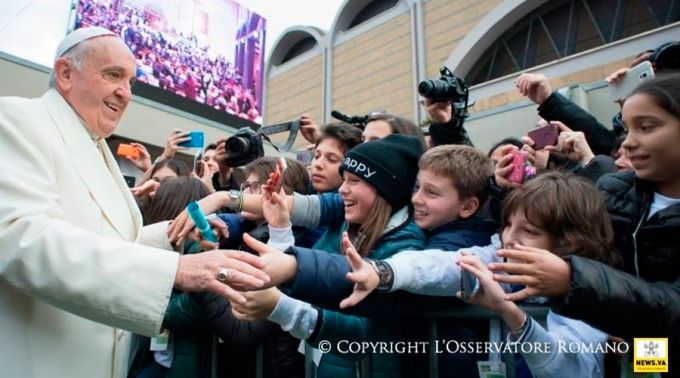 Papa Francisco: No al consumismo en Navidad