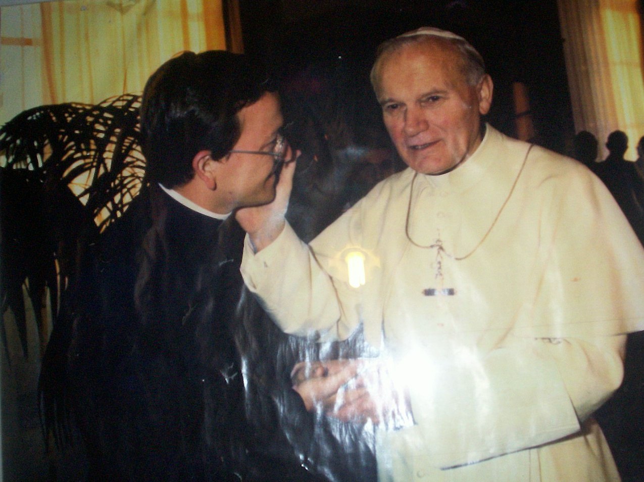 SAN JUAN PABLO II Y PADRE MIGUEL TUCUMAN