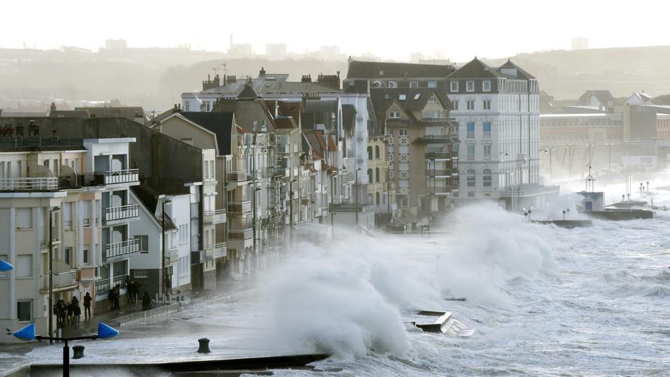 The winter storm Eleanor, continues its course