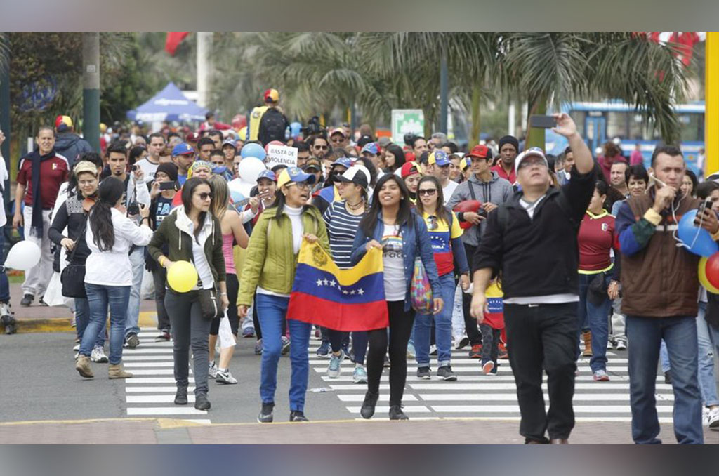 Perú anuncia medidas adicionales para regularizar la situación de venezolanos