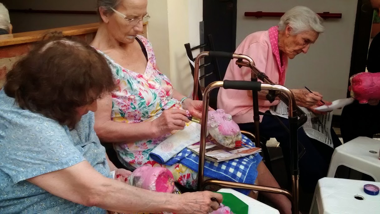 Un regalo desde un comedor y un asilo para un hogar de niños